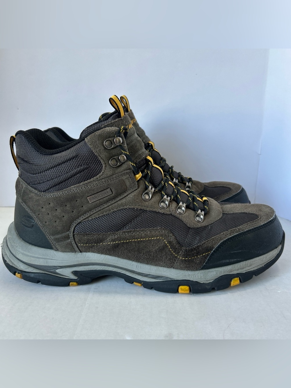 Skechers Mens Relaxed Fit Memory Foam Leather Waterproof Hiking Boots Size 13